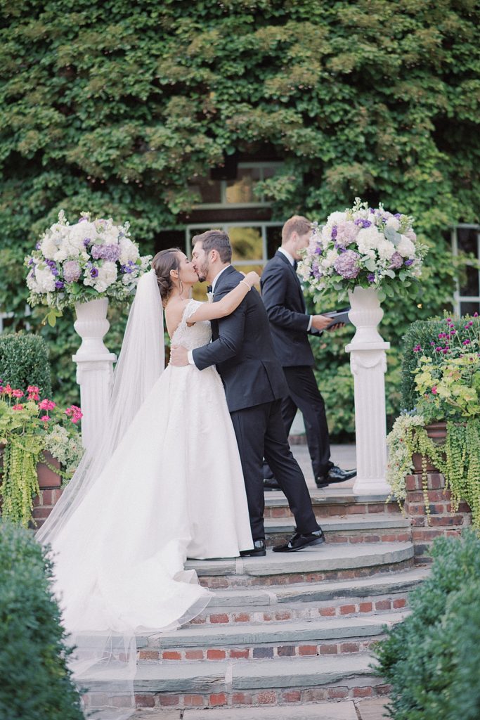 Classic and elegant summer wedding at the Greenville Country Club in Wilmington, Delaware by wedding photographer Michelle Behre Photography.