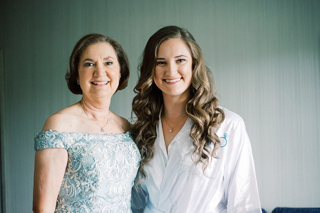 Portrait of the bride and her mom by wedding photographers Michelle Behre Photography.